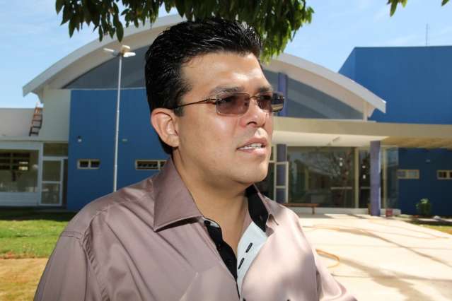 Olarte diz que debate sobre reajuste dos professores tem cunho pol&iacute;tico