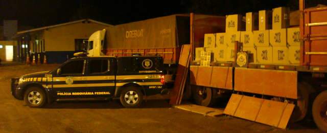  PRF apreende R$ 120 mil em cigarros vindos do Paraguai
