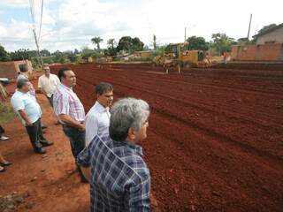 Prefeito e equipe avaliaram o andamento das obras realizadas na região norte da Capital (Foto: Divulgação)
