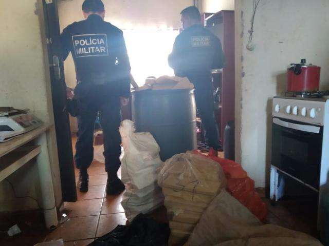PM encontra 160 quilos de maconha em resid&ecirc;ncia do Santa M&ocirc;nica 