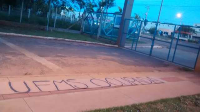 UFMS afirma que protesto de estudantes n&atilde;o afetar&aacute; provas do Enem