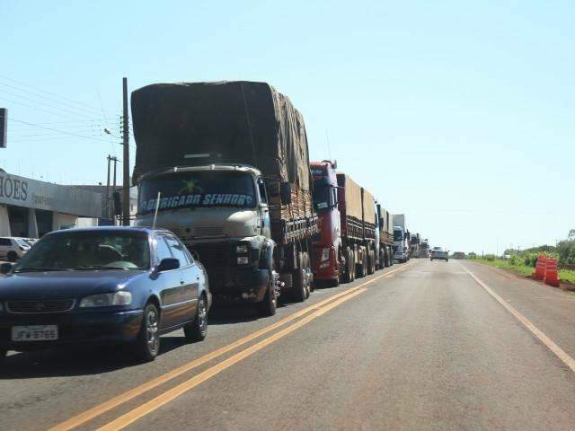 Vazamento é contido, mas trecho da BR-163 segue parcialmente interditado