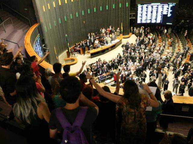 PEC 241 passa em segundo turno pela C&acirc;mara e agora vai para o Senado