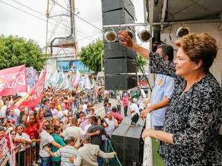 Dilma Roussef cumpriu agenda hoje (25) no município de Feira de Santana, interior da Bahia (Foto: Divulgação/Ichiro Guerra)