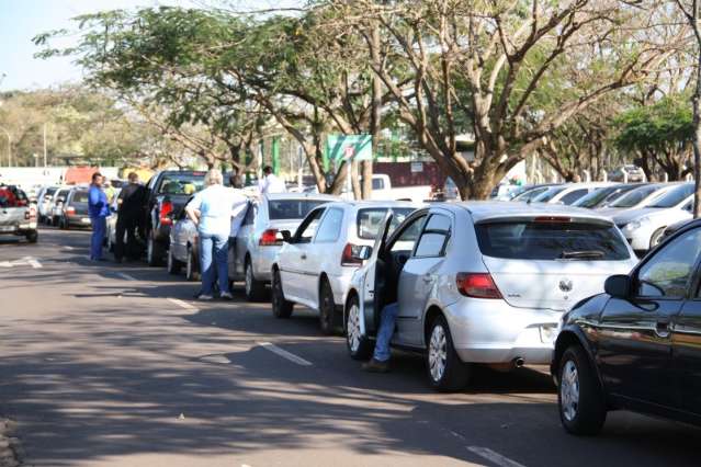Com novos guich&ecirc;s, Detran reduz tempo de espera por emplacamento