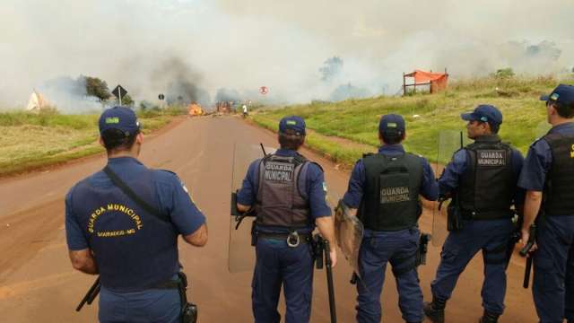 Despejo termina em confronto e Guarda usa balas de borracha