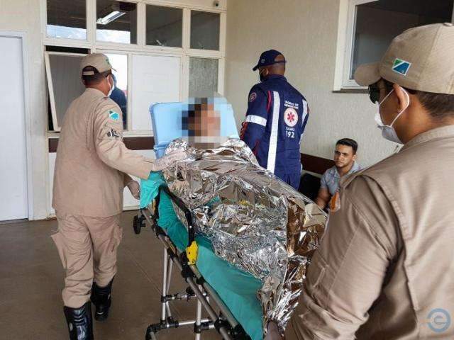 Mulher que ateou fogo no pr&oacute;prio corpo &eacute; transferida para a Santa Casa