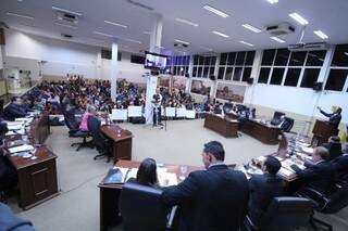 Plenário da Câmara de Dourados, que inicia ano legislativo hoje (Foto: Divulgação)