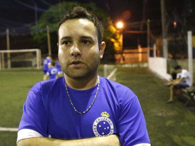 Pais investem e veem no futebol uma carreira promissora para os filhos