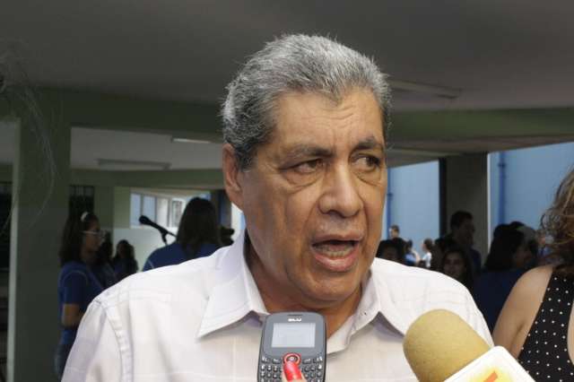Com pesquisa, Andr&eacute; diz que hoje Nelsinho &eacute; o melhor nome do PMDB