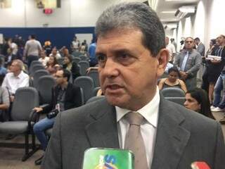 Presidente da Câmara de Vereadores, João Rocha (PSDB), em entrevista durante a sessão desta terça-feira (Foto: Danielle Valentim)