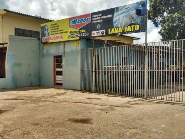 Dupla em moto tenta matar dono de borracharia na J&uacute;lio de Castiho
