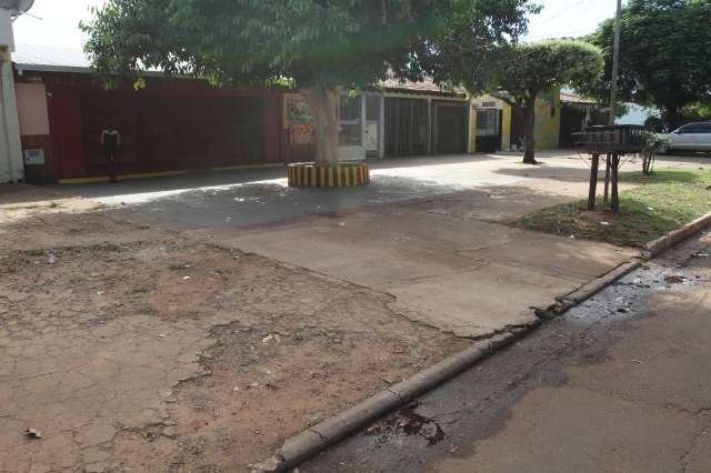 Homem &eacute; morto a golpes de faca em sobaria no Coophavila II 