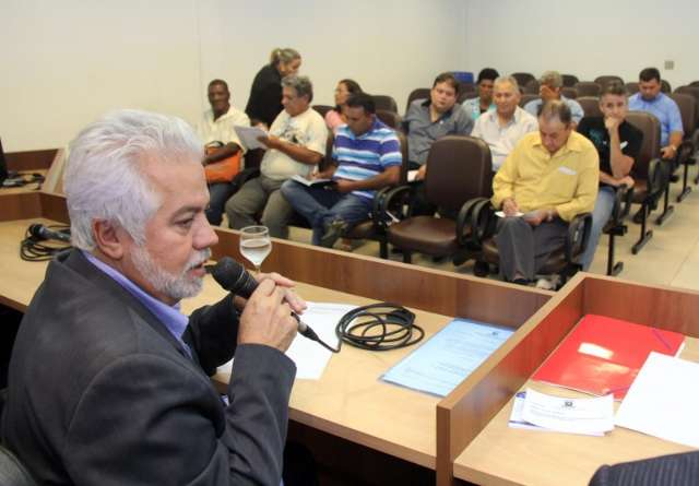 Pavimenta&ccedil;&atilde;o de 12 bairros depende de assinatura de Dilma, diz Semy