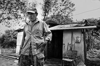 Favela de 1 homem só. (Foto: Fernando Antunes)