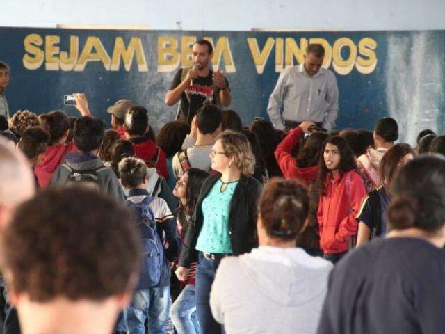 Secretaria vai apurar dispensa de alunos em escola onde houve protesto nesta  2&ordf;