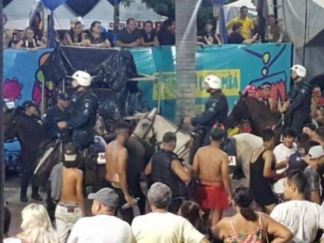 Entre blocos e desfiles, 100 mil passaram pelo Carnaval de Corumb&aacute; 