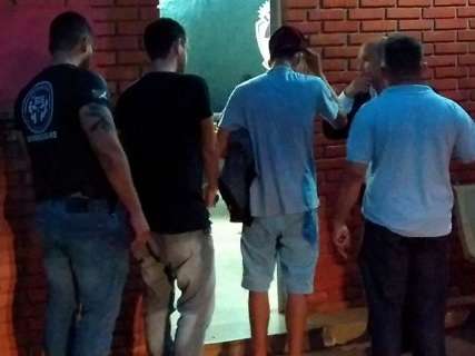 Envolvido no assassinato de mec&acirc;nico se entrega &agrave; pol&iacute;cia 