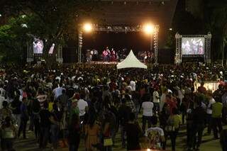 Pra&ccedil;a lota em show do Oficina G3 e m&uacute;sicos cobram mais locais para tocar  