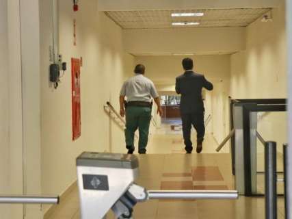 Polícia Federal faz buscas no TCE em sala de conselheiro Osmar Jerônymo