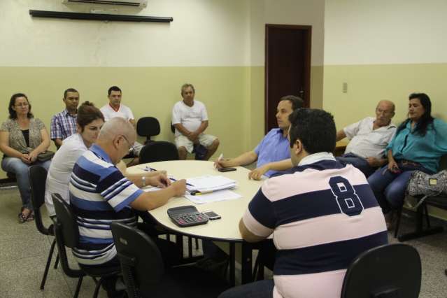 Prefeitura anuncia investimento de R$ 8,1 milh&otilde;es para asfalto em dois bairros