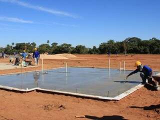 Prefeitura &quot;dispensa&quot; projeto para casa e alega que popula&ccedil;&atilde;o n&atilde;o pode pagar