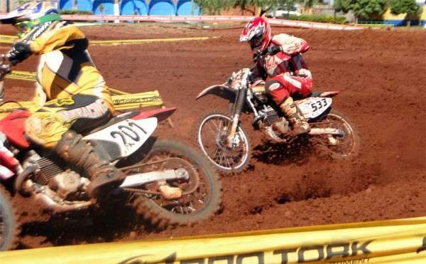 Evento de velocross ter&aacute; disputa em doze categorias em Amambai