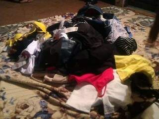 Cerca de 300 peças de roupas foram furtadas. (Foto: Dourados News)