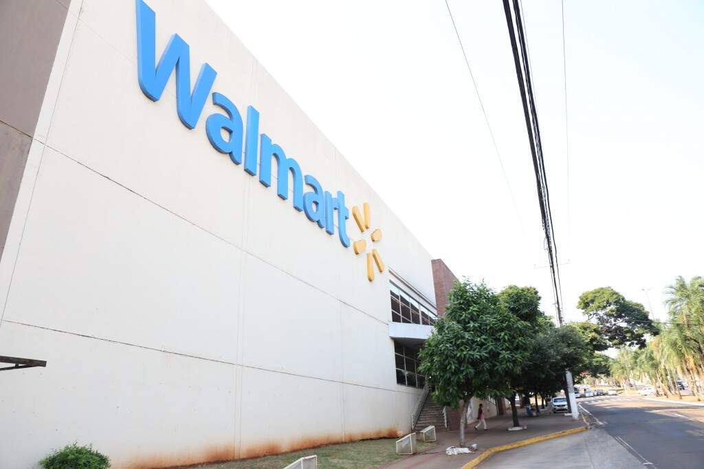 Walmart inaugura seção de produtos brasileiros em loja no sul da