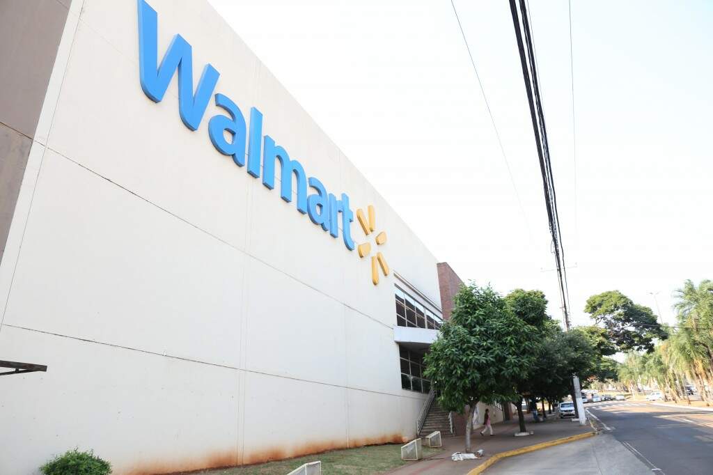 Walmart fecha mais duas lojas Nacional em Porto Alegre