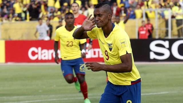 Equador aproveita altitude, vence Uruguai e assume lideran&ccedil;a das eliminat&oacute;rias