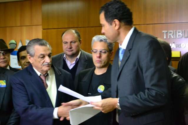 Presidente do TJMS recebe carta da OAB com reivindica&ccedil;&otilde;es