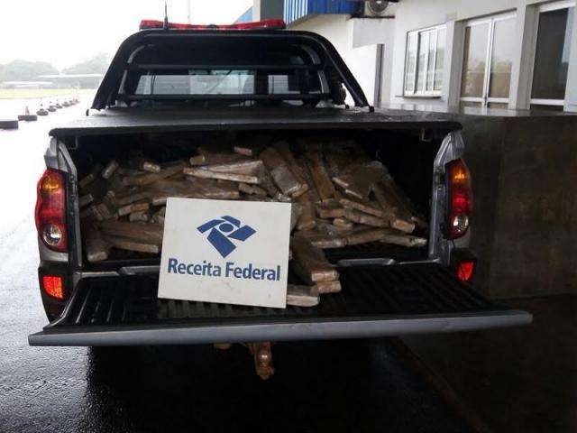 Receita Federal apreende 185 kg de maconha em fundo falso de camionete
