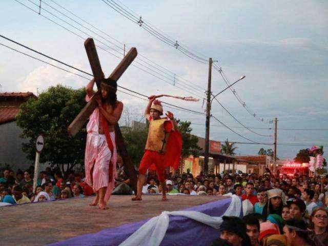 Encena&ccedil;&atilde;o da Via Sacra une tradi&ccedil;&atilde;o, devo&ccedil;&atilde;o e arte nas Moreninhas