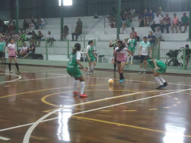 Mulherada inicia rodada da 12&ordf; Copa Pelezinho com goleada de 18 a 1  