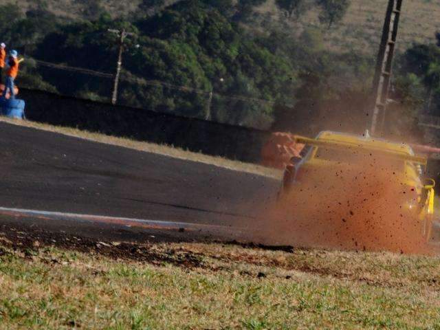 Sobre Stock Car, editor reclama at&eacute; do jornal que passa antes da novela em MS