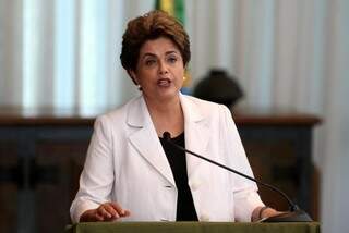 Dilma aguarda a definição da data em que ela irá ao Senado para apresentar sua defesa. (Wilson Dias/Arquivo/Agência Brasil)