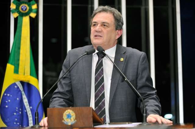 Moka foi um dos 9 senadores a favor de reforma trabalhista em Comiss&atilde;o