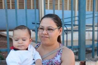 Edmara não conseguiu vacinar o seu bebê de sete meses. (Foto: Fernando Antunes)