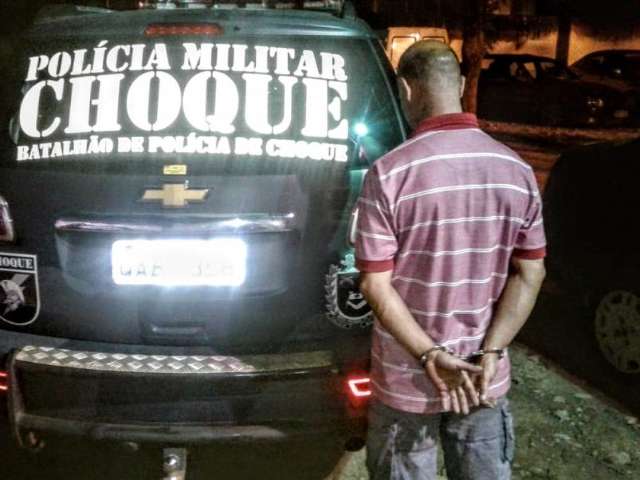 Policial preso por porte ilegal de arma ser&aacute; afastado, garante secretaria