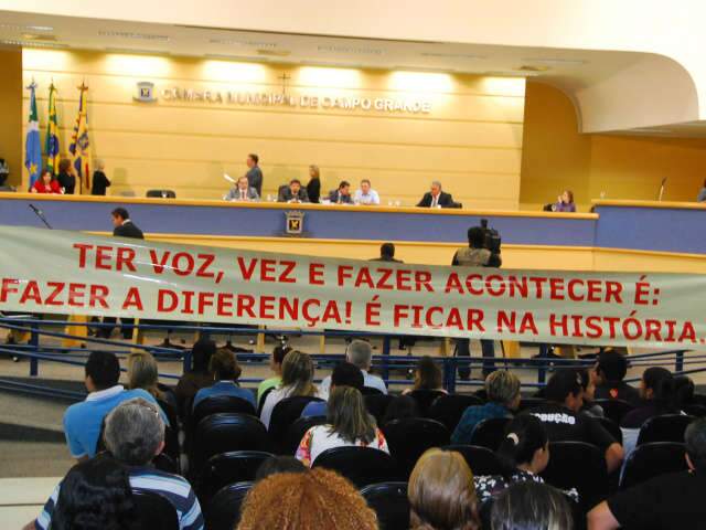  Perto da elei&ccedil;&atilde;o, imagem do vereador &eacute; de quem est&aacute; a servi&ccedil;o do Executivo