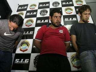 Anderson, Ronaldo e Luis Alberto, presos pela polícia. (Foto: Marcos Ermínio)