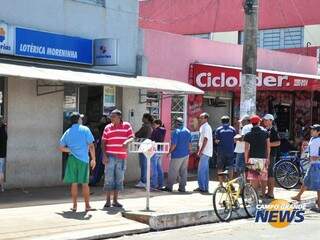 Inadimplência dos consumidores também trava desenvolvimento do comércio no bairro. (Foto: Campo Grande News/ Arquivo)