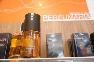 Um dos perfumes mais conhecidos, &quot;Essencial&quot;. (Foto: Marcos Maluf)