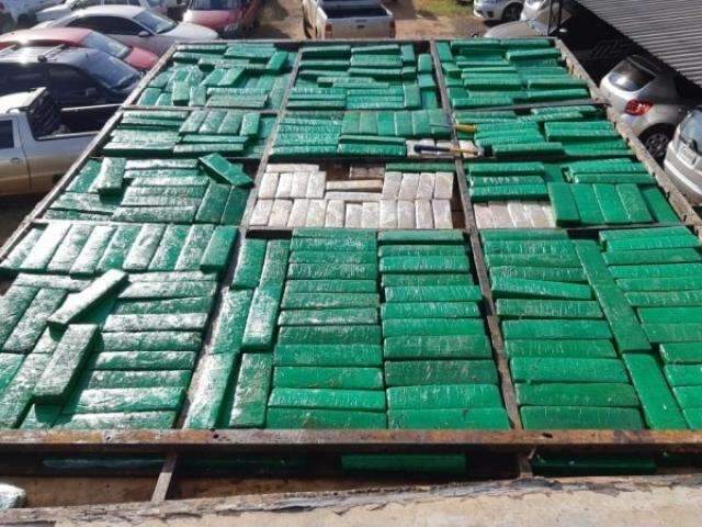 Na rota do tr&aacute;fico, PRF apreende 633 quilos de maconha e 109 quilos de coca&iacute;na