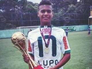 João Vitor joga desde os seis anos e é destaque no América Mineiro. (Foto: Divulgação)