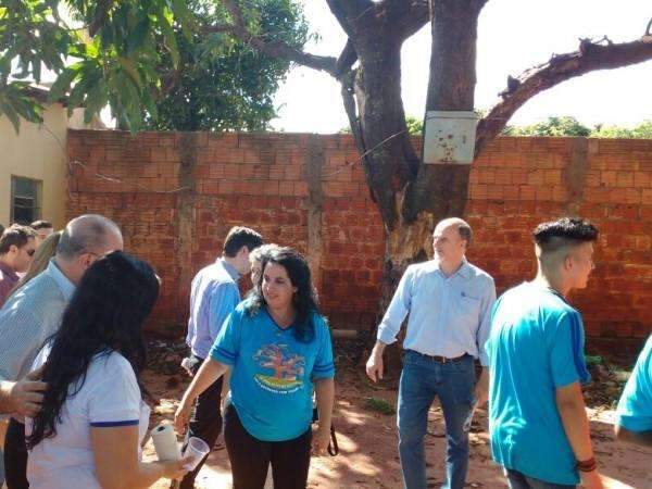 Ministro visita escola e destaca papel de crian&ccedil;as no combate a mosquito