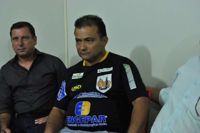 Sem time para campeonato, Ubiratan ainda sonha com parceiro portugu&ecirc;s