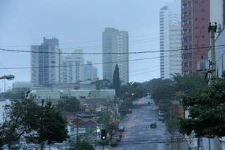 Frente fria chega a MS provocando queda nas temperaturas e chuvas 