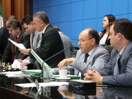 Deputados mantêm veto sobre recorrer de multa pela internet